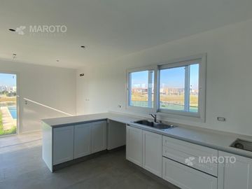 CASA EN VENTA EN CANTON ISLAS - MAROTO PROPIEDADES