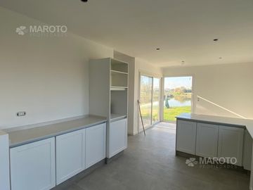 CASA EN VENTA EN CANTON ISLAS - MAROTO PROPIEDADES