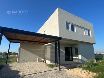 CASA EN VENTA EN CANTON ISLAS - MAROTO PROPIEDADES