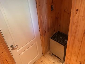 Casa en venta a laguna central Canton Norte 370.000 PG pile sauna