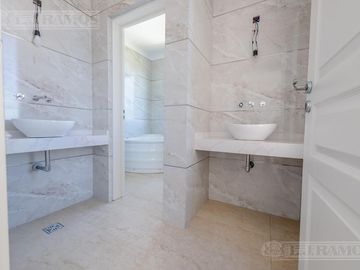 Casa - El Canton - Norte - 450.000 usd