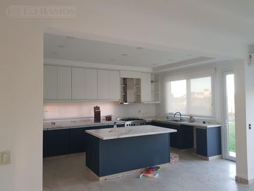 Casa - El Canton - Norte - 450.000 usd