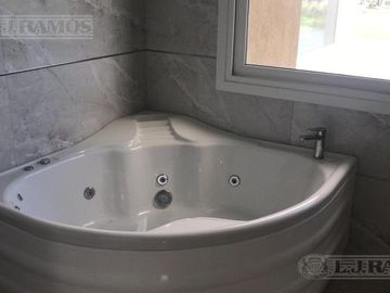 Casa - El Canton - Norte - 450.000 usd