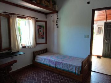 Casa en venta - 3 Dormitorios 1 Baño - 375Mts2 - Miramar
