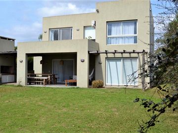 Casa - Funes