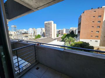 Departamento 3 ambientes con 2 balcones - Caballito - Venta