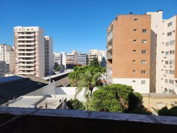 Departamento 3 ambientes con 2 balcones - Caballito - Venta