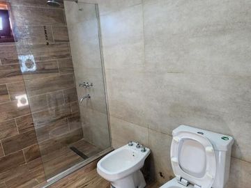 Casa en venta - 3 Dormitorios 1 Baño - 1118Mts2 - Florencio Varela
