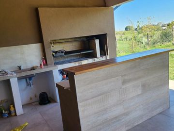 Casa en venta - 3 Dormitorios 1 Baño - 1118Mts2 - Florencio Varela