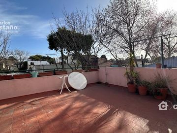 Amplio PH 6 Amb. con Terraza y Playroom, a 2/c de Av. Maipú