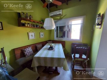 Casa de 6 ambientes en venta - Barrio Parque Bernal