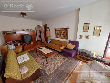 Casa de 6 ambientes en venta - Barrio Parque Bernal