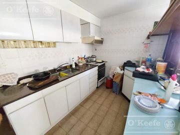 Casa de 6 ambientes en venta - Barrio Parque Bernal