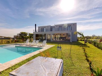Casa en Pilara