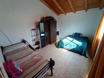 Venta Casa    Depto - 5 Dormitorios - B° Inaudi