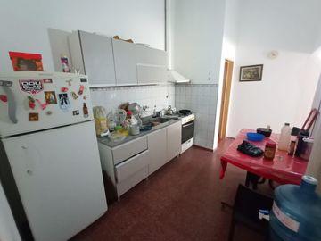 Venta Casa    Depto - 5 Dormitorios - B° Inaudi