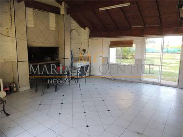 CASA-CHALET de 5 Ambientes *178m2 Cubiertos* Terreno 1.890m2