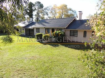 CASA-CHALET de 5 Ambientes *178m2 Cubiertos* Terreno 1.890m2