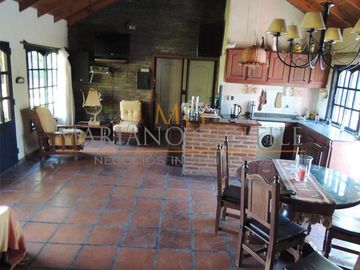 CASA-CHALET de 5 Ambientes *178m2 Cubiertos* Terreno 1.890m2