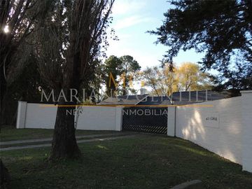CASA-CHALET de 5 Ambientes *178m2 Cubiertos* Terreno 1.890m2