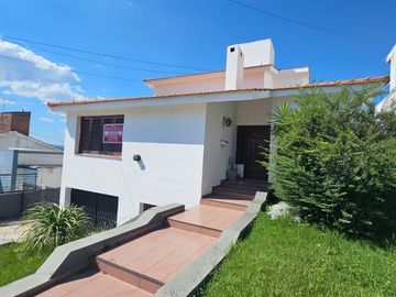 Casa en  Venta con vista al lago