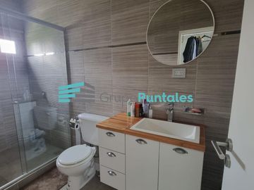 Casa en PB, en Lagos de Canning sobre lote de 735 M2 con 3 dormitorios y piscina