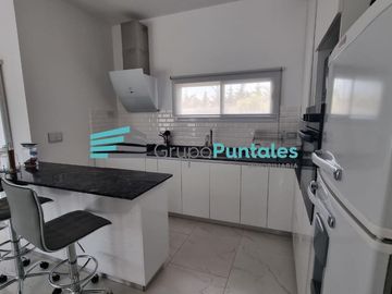 Casa en PB, en Lagos de Canning sobre lote de 735 M2 con 3 dormitorios y piscina