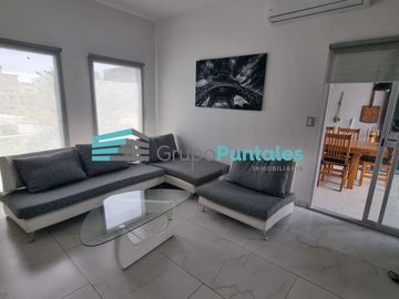 Casa en PB, en Lagos de Canning sobre lote de 735 M2 con 3 dormitorios y piscina