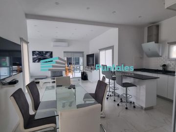 Casa en PB, en Lagos de Canning sobre lote de 735 M2 con 3 dormitorios y piscina