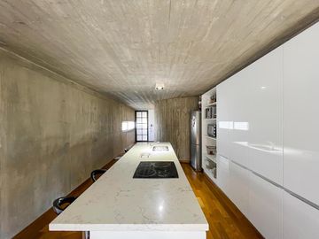 Departamento de diseño con 2 dormitorios y amenities en zona río