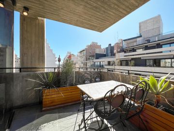 Departamento de diseño con 2 dormitorios y amenities en zona río