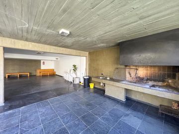 Departamento de diseño con 2 dormitorios y amenities en zona río