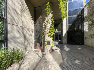 Departamento de diseño con 2 dormitorios y amenities en zona río