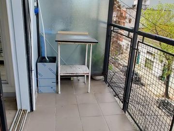 Divino Monoambiente con balcón en Balvanera!