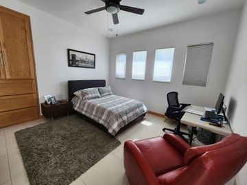 MODERNA CASA EN VENTA ZONA VALLES