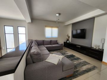 MODERNA CASA EN VENTA ZONA VALLES