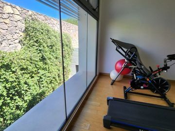 MODERNA CASA EN VENTA ZONA VALLES
