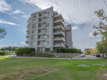 Departamento de 3 ambientes, con gran vista al lago central en venta en Insignia - El Palmar