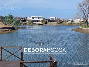 Casa en  Venta  -a la laguna - El Canton- Escobar- Zona Norte-6 ambientes-