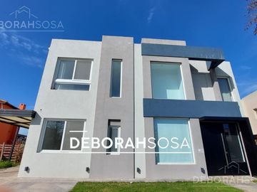 Casa en  Venta  -a la laguna - El Canton- Escobar- Zona Norte-6 ambientes-