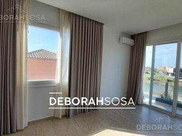 Casa en  Venta  -a la laguna - El Canton- Escobar- Zona Norte-6 ambientes-