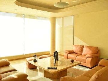 Casa en venta   de lujo con vista panóramica y alberca en el Palomar