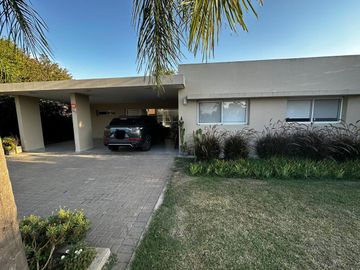 VENDO Casa en Cadaques (Funes Hills)