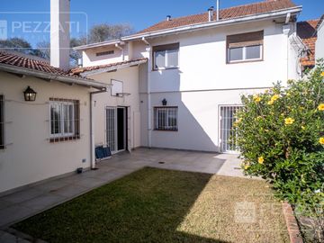 Chalet  en venta Zona Parque Luro. Impecable estado