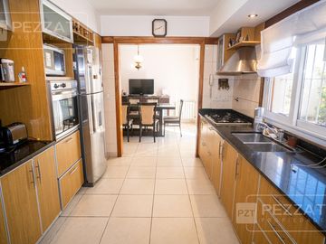 Chalet  en venta Zona Parque Luro. Impecable estado
