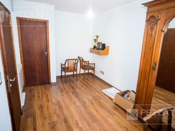 Chalet  en venta Zona Parque Luro. Impecable estado