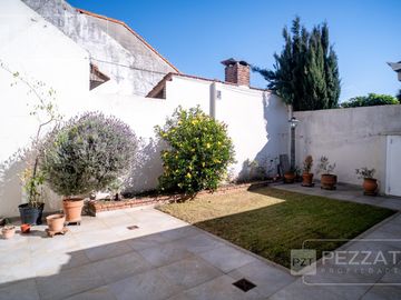 Chalet  en venta Zona Parque Luro. Impecable estado