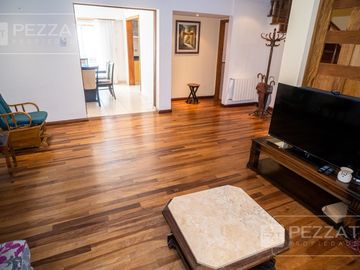 Chalet  en venta Zona Parque Luro. Impecable estado