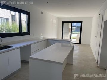 Casa en venta en Calesa Pilara