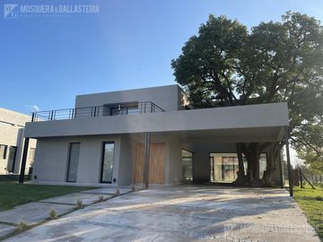 Casa en venta en Calesa Pilara